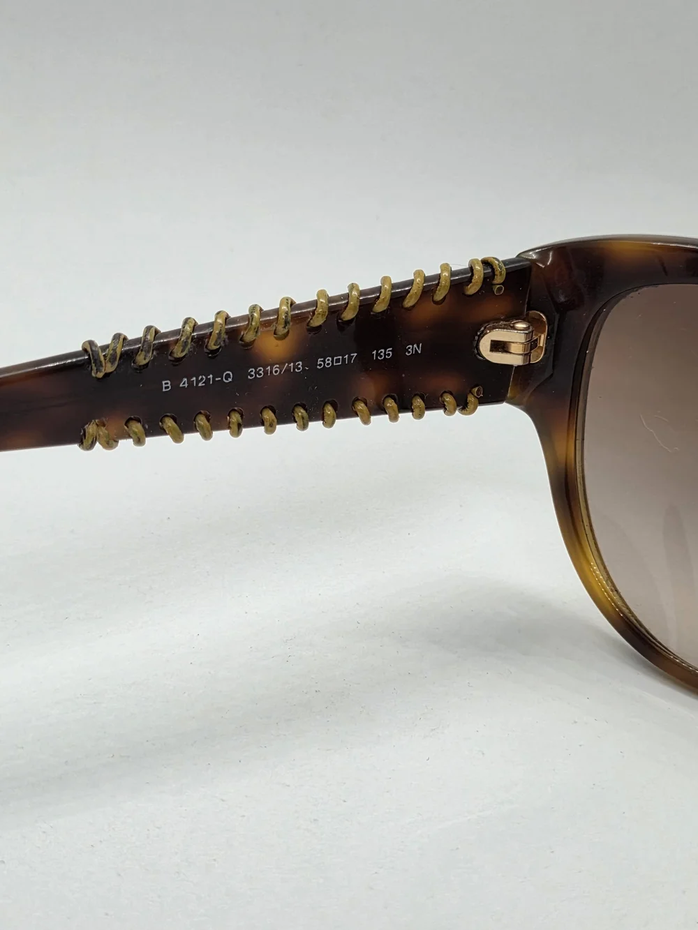 Burberry B4121-Q Leather Whipstitch Sunglasses Brown Tortoise Shell W/ Snapcase